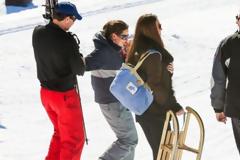 Πέρασαν οι ανακατοσούρες για την Kate Middleton και το έριξε στο… σκι