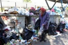 Ακούει κανείς;