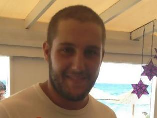 Φωτογραφία για Με δάκρυα ο πατέρας του άτυχου Νίκου μιλάει μπροστά στην κάμερα για το παιδί του