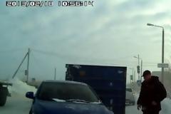 Νταλικιέρης σπέρνει τον... πανικό [Video]