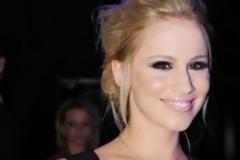 Δείτε πως ήταν η Νάντια Μπουλέ όταν πήγαινε Δημοτικό!