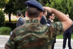 150 ταξίαρχοι-συνταγματάρχες 
