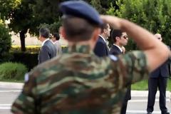 150 ταξίαρχοι-συνταγματάρχες 