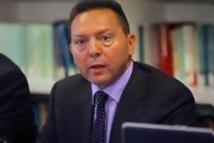 Στουρνάρας: Δε περπατώ στο δρόμο μόνος, δε βγαίνω έξω με τους φίλους μου