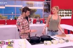 Και σέξι και casual σήμερα η Φαίη Σκορδά