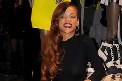 H Rihanna λανσάρει τη δική της κολεξιόν