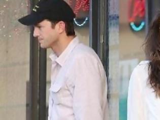 Φωτογραφία για Mila Kunis-Ashton Kutcher: Με ίδιο πουκάμισο βγήκαν για… μασάζ!!