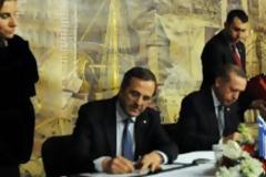 Ο Ερντογάν κέρασε λαβράκι και μπακλαβά τον Σαμαρά, αλλά χάρισε το κομπολόι του στον Αβραμόπουλο