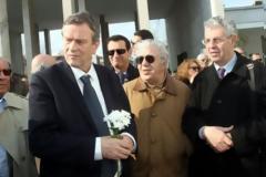 Συγκίνηση στο «στερνό αντίο» για τον Γιώργο Κολοκυθά
