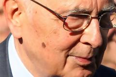 Ιταλία: Το ενδεχόμενο νέας τεχνοκρατικής κυβέρνησης εξετάζει ο Ναπολιτάνο