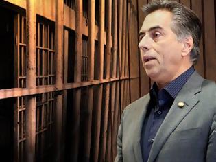 Φωτογραφία για Κραυγή απόγνωσης Παπαγεωργόπουλου μέσα από τη φυλακή: Είμαι αθώος