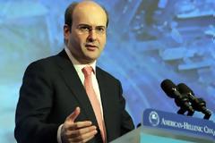 Χατζηδάκης: «Δεν ειπώθηκε από κανέναν ότι πρέπει να μειωθεί ο κατώτατος μισθός»