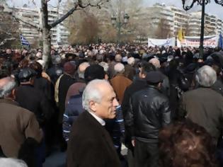 Φωτογραφία για Θεσσαλονίκη: Διαμαρτυρία ομογενών για τη διακοπή των συντάξεων του ΟΓΑ