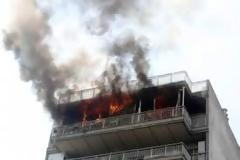 Ηράκλειο: Καίγεται σπίτι σε πυκνοκατοικημένη περιοχή