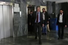 Τρόικα: Ξεχάστε ρυθμίσεις για τους δανειολήπτες - Απολύστε άμεσα 7.000 επίορκους!