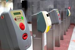 Τι πρέπει να ξέρετε για εισιτήρια και πρόστιμα στα μέσα μαζικής μεταφοράς