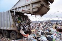 Θεσσαλονίκη: Με τη μορφή παρακράτησης πόρων, τα πρόστιμα στους δήμους για τους ΧΑΔΑ