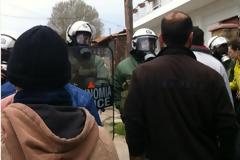 «Κατάληψη» της Ιερισσού από τα ΜΑΤ με δακρυγόνα ακόμη και στο σχολείο