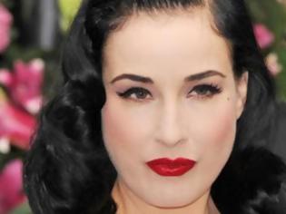 Φωτογραφία για H Dita Von Teese φοράει το πρώτο 3D printed φόρεμα