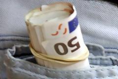 Λιτότητα και στα «φακελάκια»