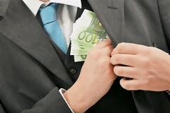 Λιγότερα και φθηνότερα τα φακελάκια στην Ελλάδα της κρίσης