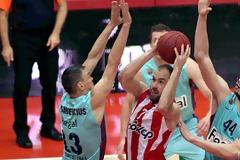 Δεν μπόρεσε ο Ολυμπιακός απέναντι στην ανώτερη Μπαρτσελόνα