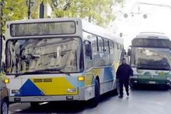Προσπάθησε να διαφύγει με… αστικό λεωφορείο