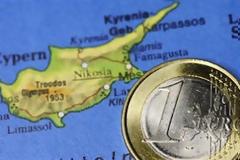 «Επανένωση της Κύπρου στη διαπραγμάτευση για την οικονομική διάσωση»