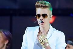 Κατέρρευσε πάνω στην σκηνή ο Justin Bieber!
