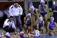 ΕΝΤΟΝΟ ΕΡΥΘΡΟΛΕΥΚΟ ΧΡΩΜΑ ΣΤΙΣ ΚΛΗΣΕΙΣ ΤΟΥ ΜΟΡΦΕΣΗ