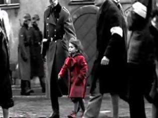 Φωτογραφία για Το κορίτσι με το κόκκινο παλτό στην ταινία Η λίστα του Σίντλερ
