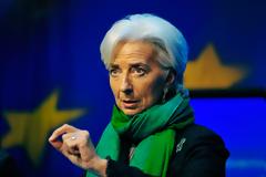 Λαγκάρντ προς Ευρωπαίους: Αυξήστε μισθούς και πληθωρισμό