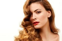 Tι έγραψε η Δέσποινα Καμπούρη στο Twitter για το ροζ σκάνδαλο με την πανελίστρια