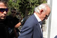Στο εδώλιο ο Ακης κι άλλοι 18 για ξέπλυμα μαύρου χρήματος