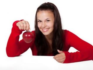Φωτογραφία για ΥΓΕΙΑ: Τα πολλαπλά οφέλη στον ανθρώπινο οργανισμό από τα κόκκινα μήλα