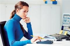 Πρόστιμο σε εταιρείες που αμείβουν λιγότερο τις γυναίκες