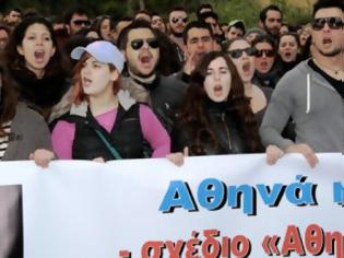 Φωτογραφία για «Αντάρτικο» στο Μεσολόγγι κατά του σχεδίου «Αθηνά» - Μαύρες σημαίες από σήμερα – Αποκλείουν και την εθνική όδο