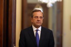 «Η Ελλάδα θα σηκωθεί στα πόδια της»