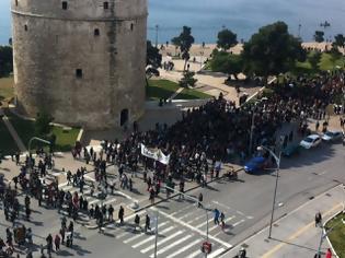 Φωτογραφία για Βίντεο με τους 9.000 διαδηλωτές κατά της εξόρυξης χρυσού στο Λευκό Πύργο