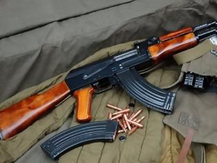 Φωτογραφία για Μετέφεραν καλάσνικοφ με φορτηγάκι τύπου Van