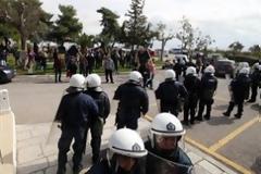 Δώδεκα τραυματίες στο Μεσολόγγι - Σε αναβρασμό η πόλη μετά τα επεισόδια