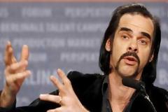 Nick Cave: Με πληγώνει να βλέπω σε απόγνωση τους Έλληνες