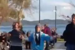 Ο δήμαρχος Απ. Γκλέτσος χορεύει “Πώς το τρίβουν το πιπέρι”