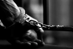 Δε χρειάζεται να πάνε φυλακή όσοι χρωστούν στο δημόσιο… Υπάρχει κι άλλη λύση!