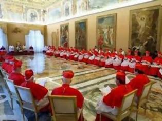 Φωτογραφία για Οι διαδικασίες για την εκλογή του Πάπα της Ρώμης - Γιατί περιμένουν τον λευκό καπνό; - Τι συμβολίζει;