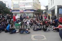 Λαμία: Στο δρόμο και οι φοιτητές του Τμήματος Ηλεκτρολογίας του ΤΕΙ