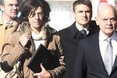 Βίαιη προσαγωγή των συγγενών του Παπακωνσταντίνου