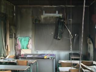 Φωτογραφία για Στο γραφείο των δασκάλων οι μαθητές του 25ου δημοτικού Ευόσμου, μετά τη φωτιά στην προκατασκευασμένη αίθουσα