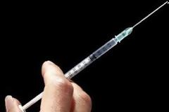 Επίθεση τοξικομανή με σύριγγα σε γυναίκα στα Προπύλαια