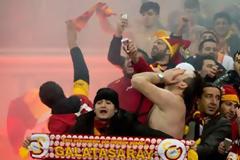 Έσκαψαν για να μπουν στο γήπεδο της Σάλκε!